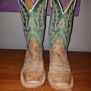 Ariat cowboy boots